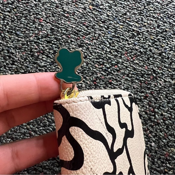 Black & White Cream Swirl Circle Blob Pattern Design Clutch Wallet Accessory - Picture 7 of 16